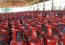 घरेलू LPG सिलिंडर पर तेल कंपनियों को 700 रुपये का हो रहा घाटा