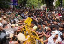 पुलिसकर्मियों पर जानलेवा हमले, कुछ लोगों ने उकसाए थे प्रदर्शनकारी