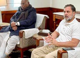 कुलगाम हमले को खड़गे-राहुल ने बताया क्रूर मानसिकता का घिनौना उदाहरण