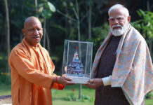 योगी ‘राज’ में उत्तर प्रदेश, विज्ञापनों में समृद्ध, धरातल पर बदहाल